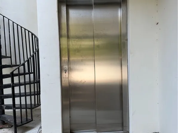 1301 N Beverly Dr, Beverly Hills, CA 90210