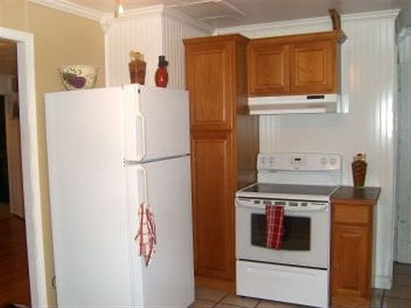 3rd image of 2417 E South Crescent Ave