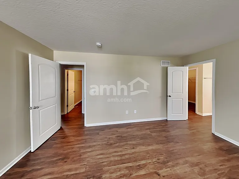 705 Loreto Ln — Photo 8