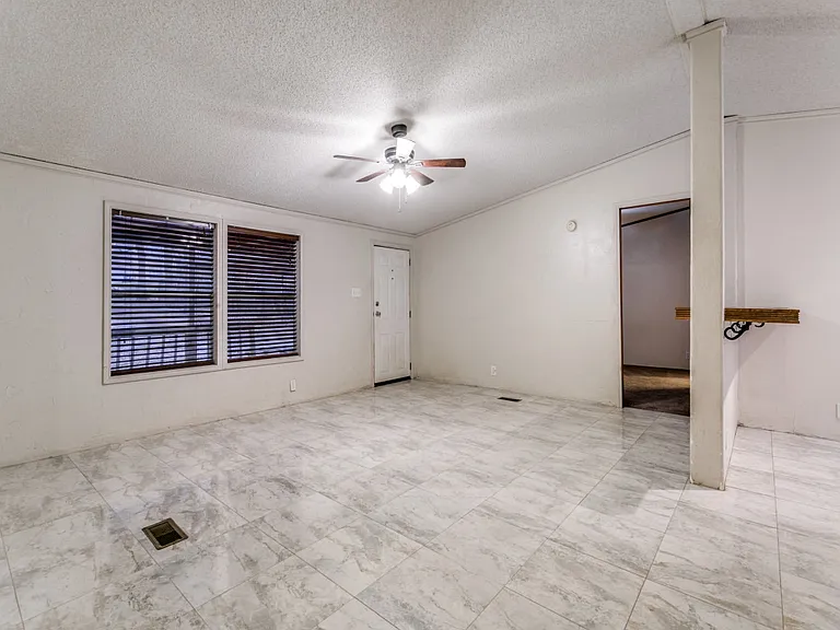 1224 Woodsey Ct — Photo 5