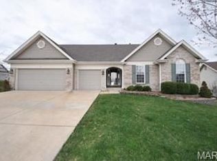 2 Meramec Bluffs Ct, Eureka, MO 63025