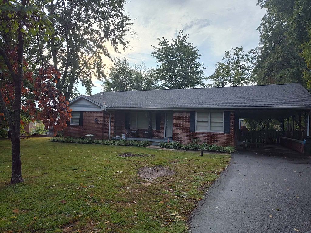 805 W Main St - Property Image