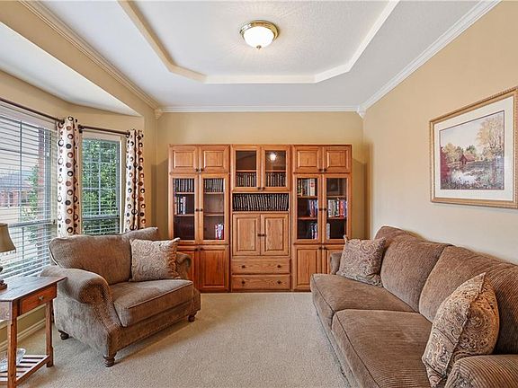 3rd image of 2219 Quail Hollow Dr