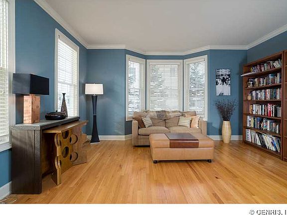3rd image of 61 Mahogany Run