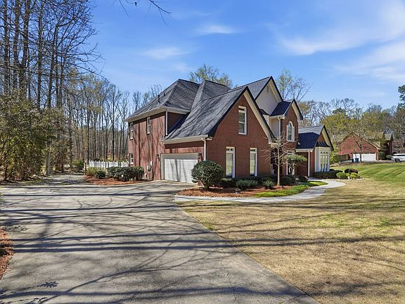 2nd image of 1841 McConnell Rd