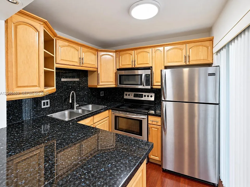 3239 W Trade Ave #2