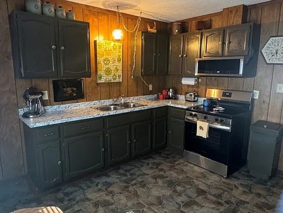 2nd image of 303 Robin Dr