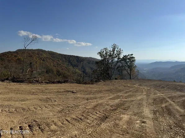 11 Stanley Creek Rd, Oneida, TN 37841