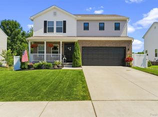 435 Old Farm Ln, Lapeer, MI 48446