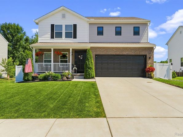 435 Old Farm Ln