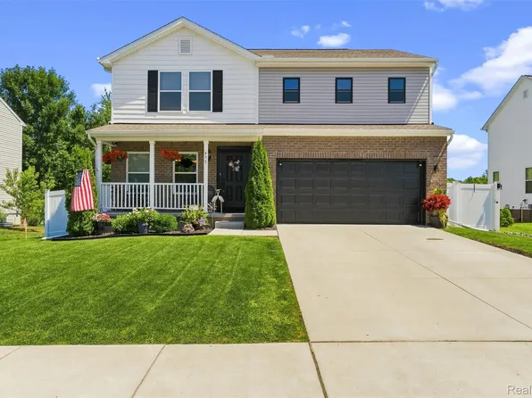 435 Old Farm Ln, Lapeer, MI 48446