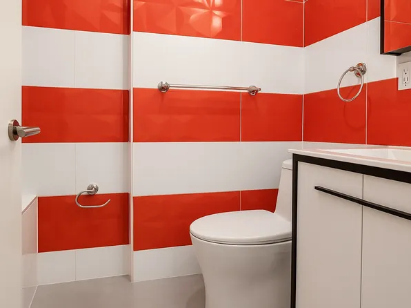 739 Garfield Avenue image 2 of 8