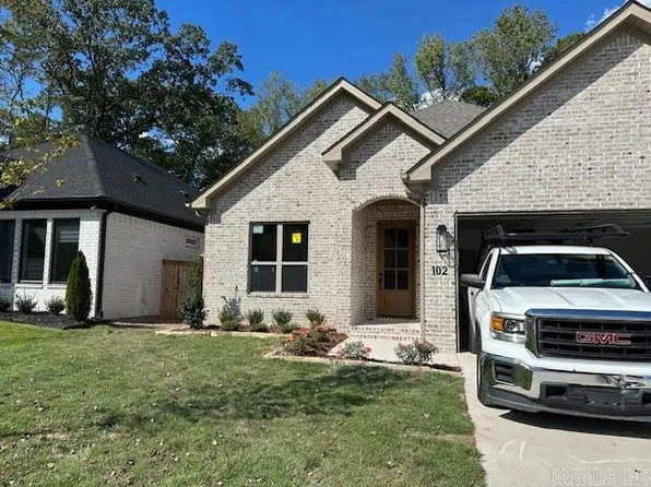 102 Woodlands Park Dr, Little Rock, AR 72211