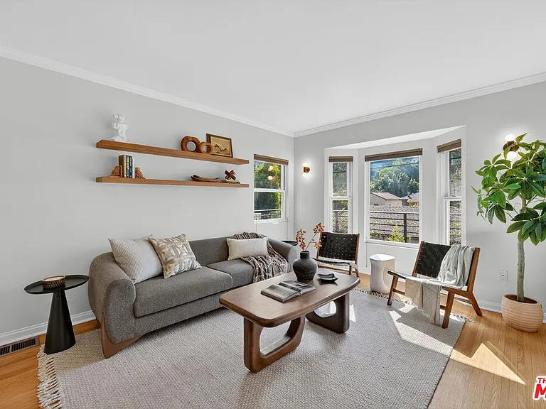 1515 Rendall Pl — Photo 1