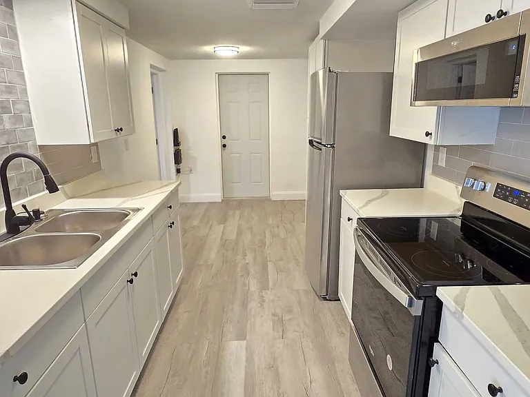 5347 Mosaic Dr — Photo 6