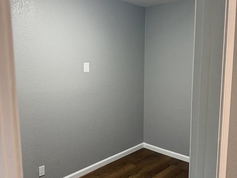 1309 Denver Ave — Photo 8