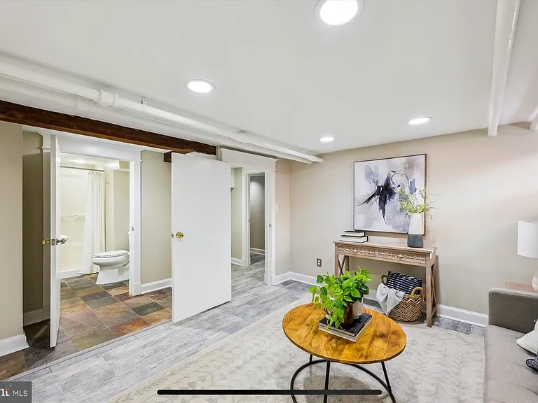 4451 Macarthur Blvd NW — Photo 44