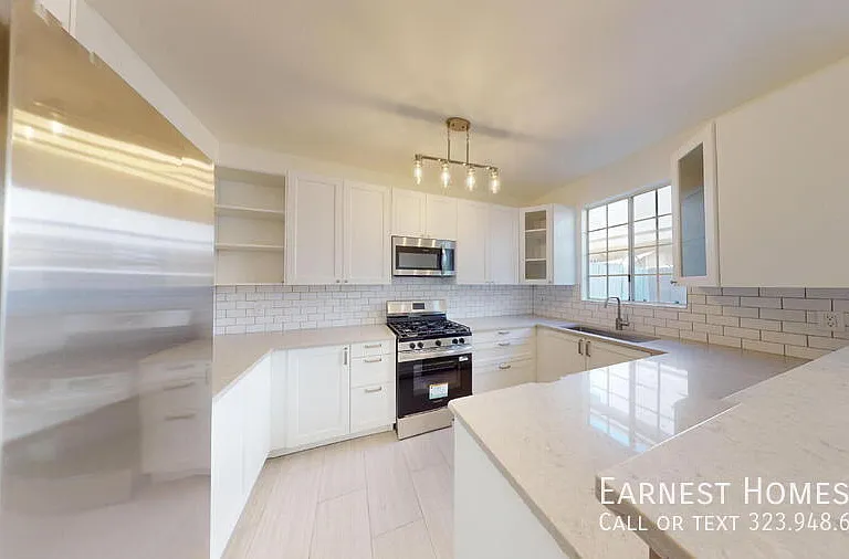 18347 Saticoy St #31 — Photo 7