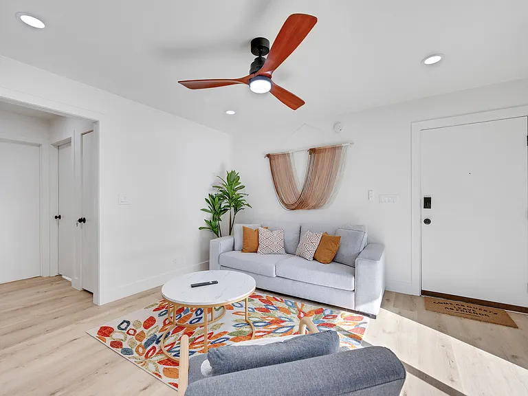 1075 Molino Ave #1 — Photo 30