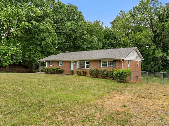 3rd image of 115 Vista Way Dr