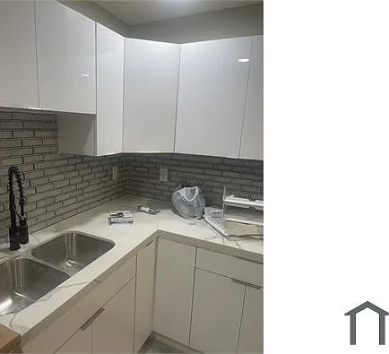 5 bed, 2200 sqft, $4,200 — Photo 2