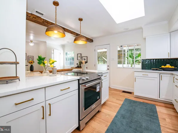 630 Stetson Rd, Elkins Park, PA 19027