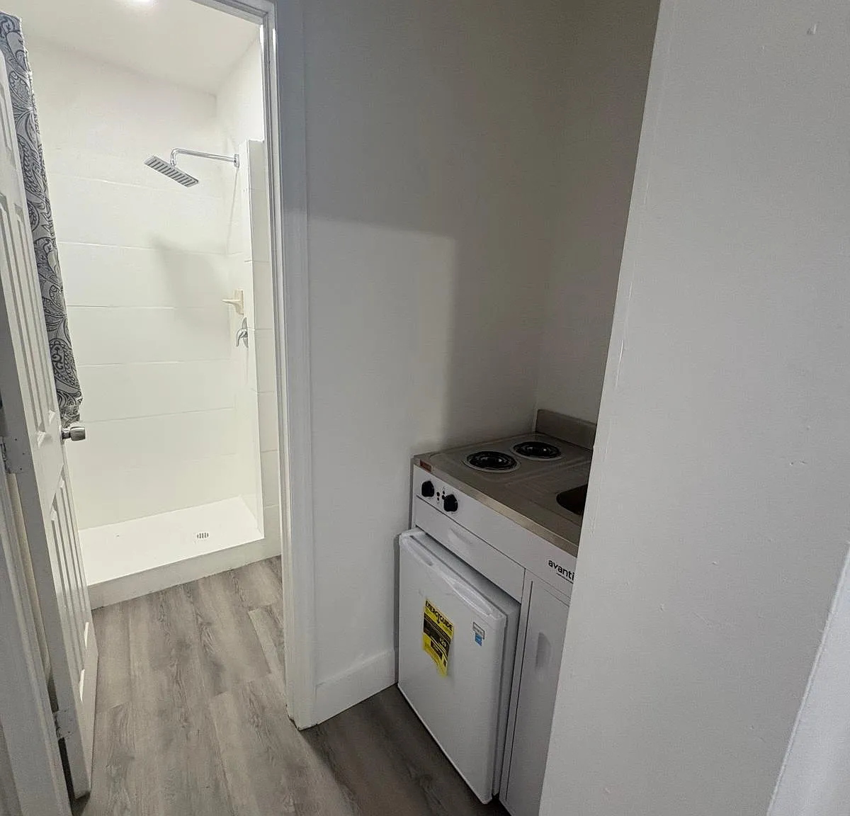 Studio, 230 sqft, $1,350 — Photo 3