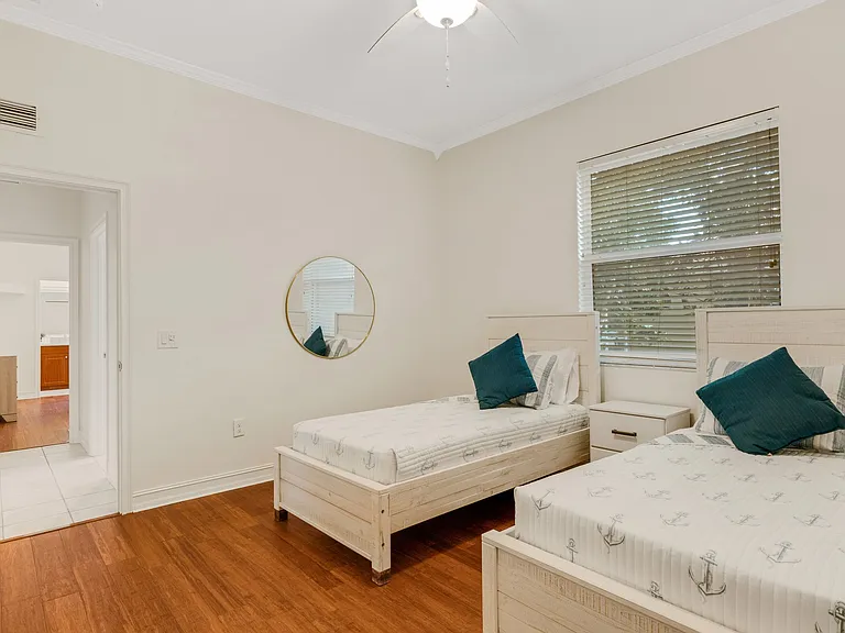 4801 Edgemont Ct — Photo 33