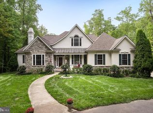 957 Johnnycake Ln, Harpers Ferry, WV 25425