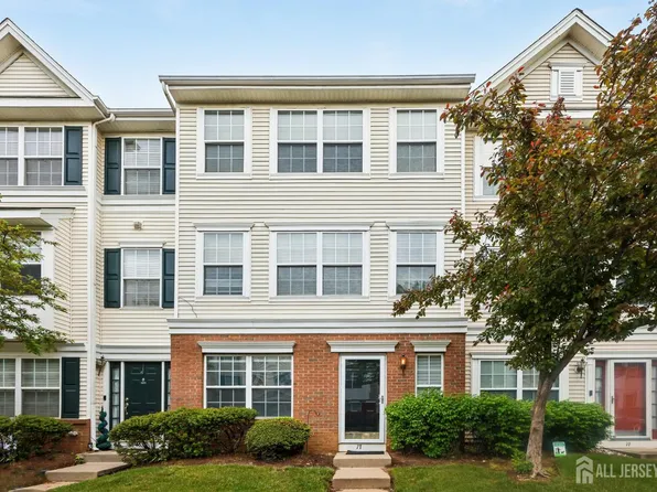 17 Puchala Dr, Parlin, NJ 08859