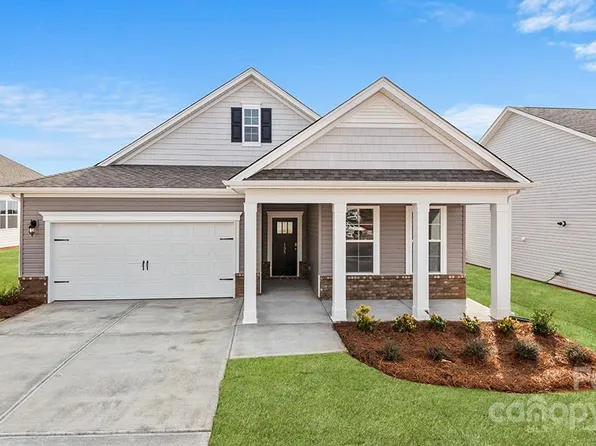 185 Thornberry Rd, Hendersonville, NC 28792