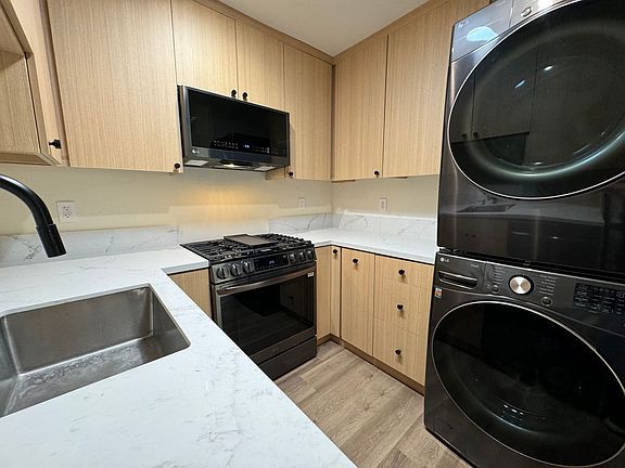 2nd image of 1063 Turquoise St #0