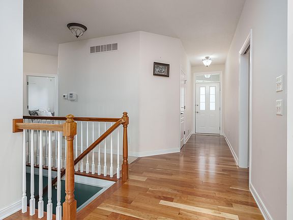 4th image of 6790 Orchard Meadow Dr