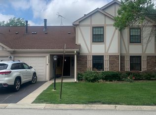 1152 Buckingham Ct APT B2, Wheeling, IL 60090