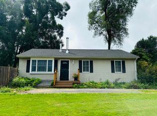 65 Hendrick St, Easthampton, MA 01027