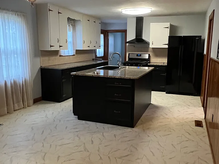 448 Bellevue Ave — Photo 1