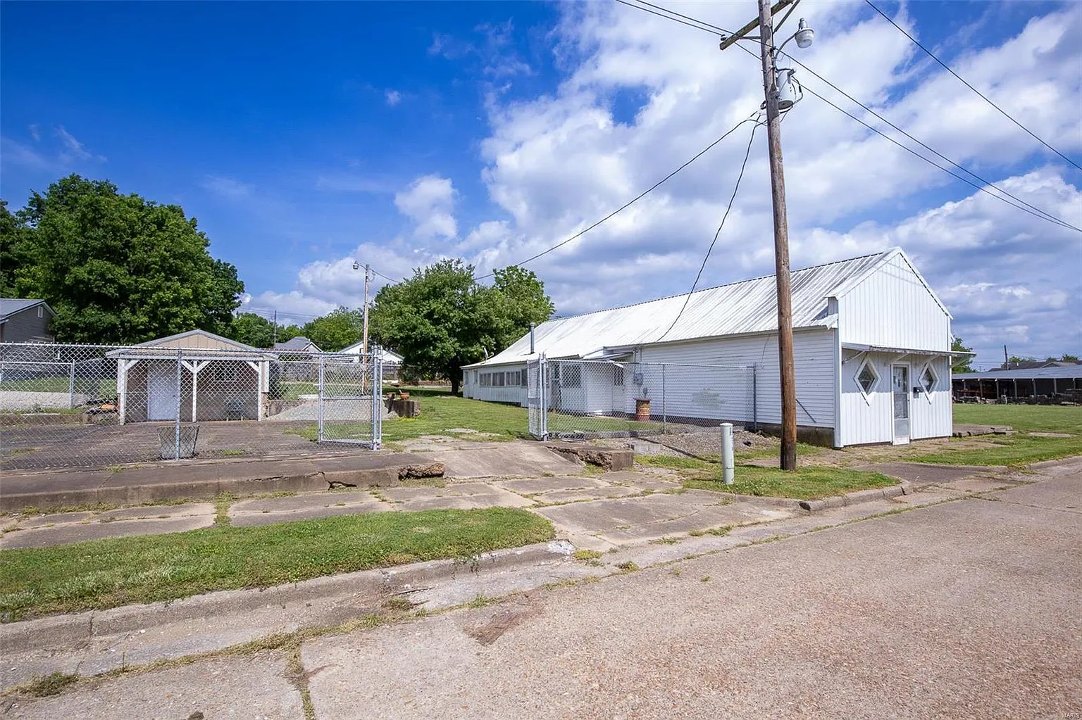 512 Allen St photo 1