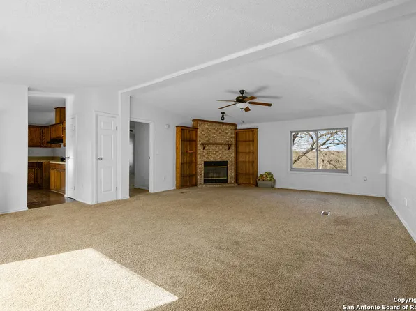 782 County Road 4511, Hondo, TX 78861