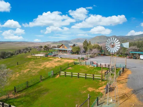 4200 Aero Rd #8, Copperopolis, CA 95228