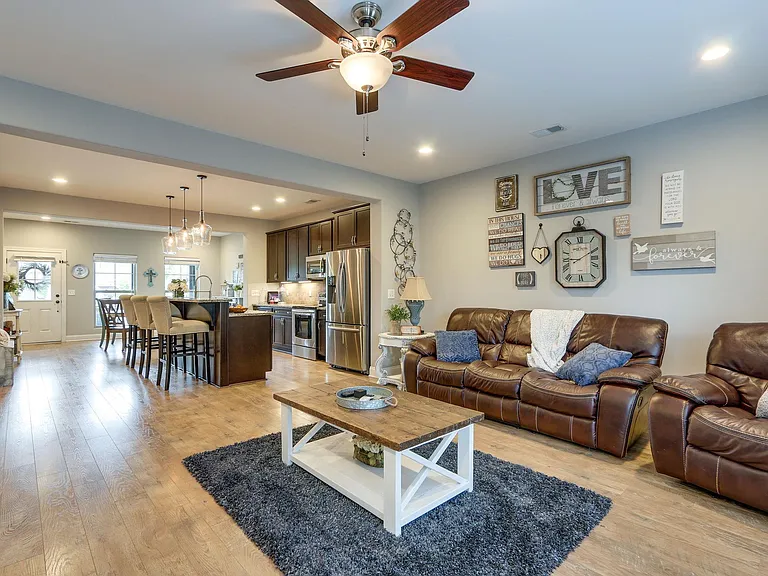 3125 Blue Sky Dr — Photo 13