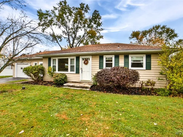 7483 Heinrich Rd, Hamburg, NY 14075