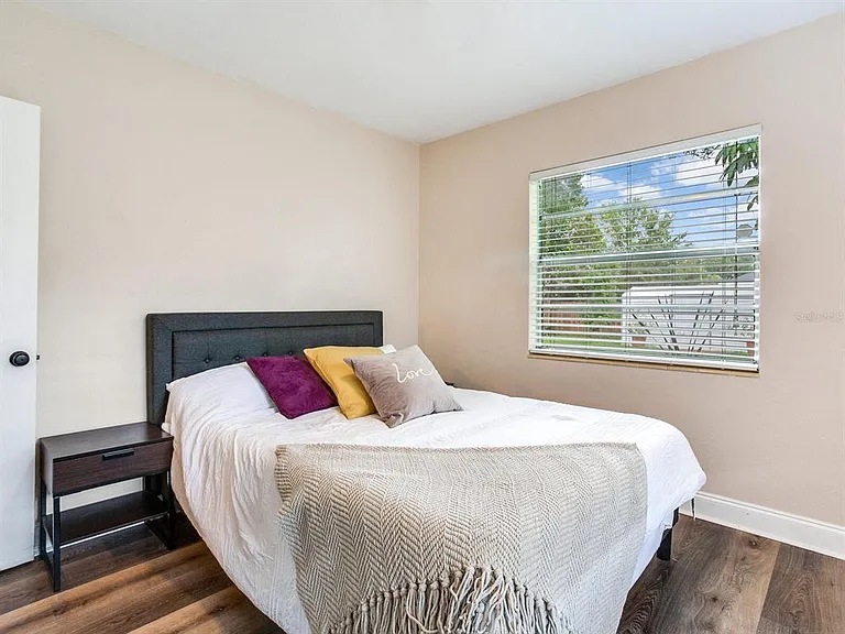 221 N Clearview Ave — Photo 27