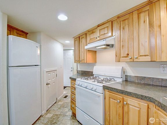 4th image of 20 Goldrush Road