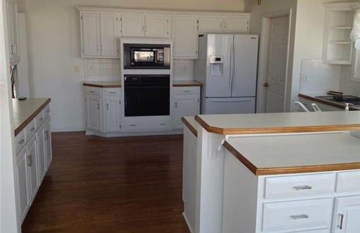 2nd image of 308 NW Bradford St