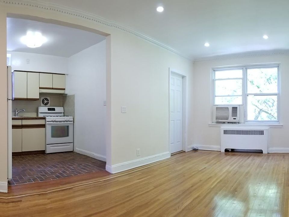 1st image of 8448 Penelope Ave Floor 3