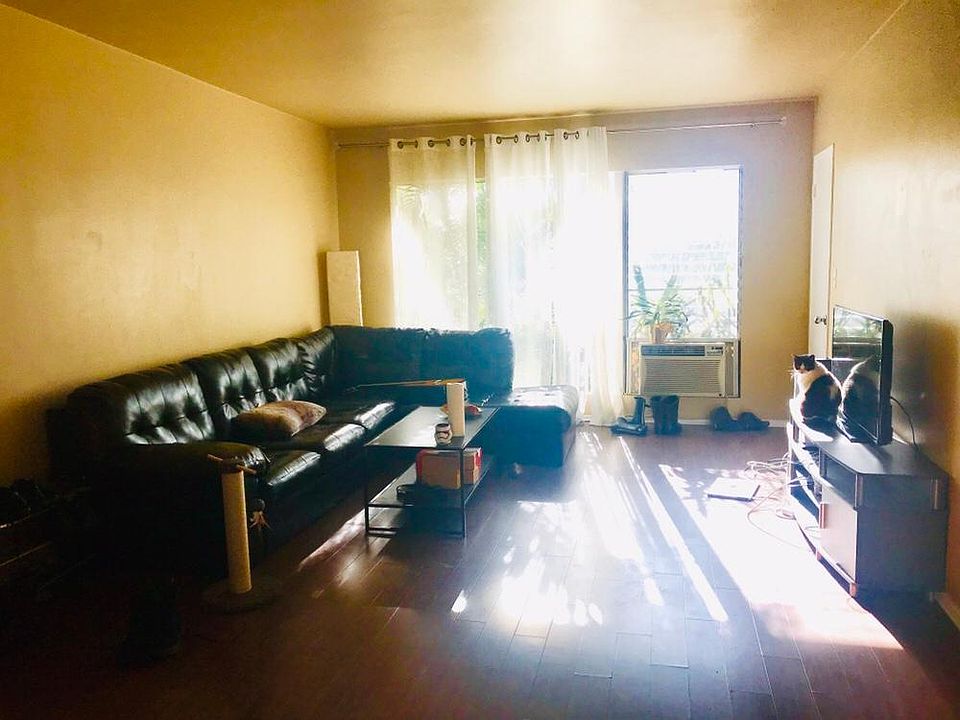 2nd image of 10561 Missouri Ave APT 6