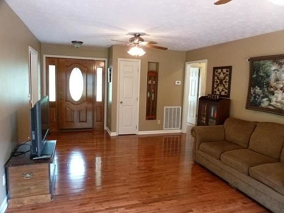 4th image of 408 Riverwood Dr