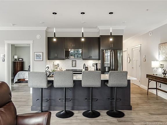 2nd image of 52 Hampton Rd #205
