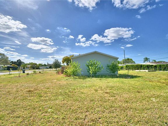 4th image of 5821 Red Fox Dr SE