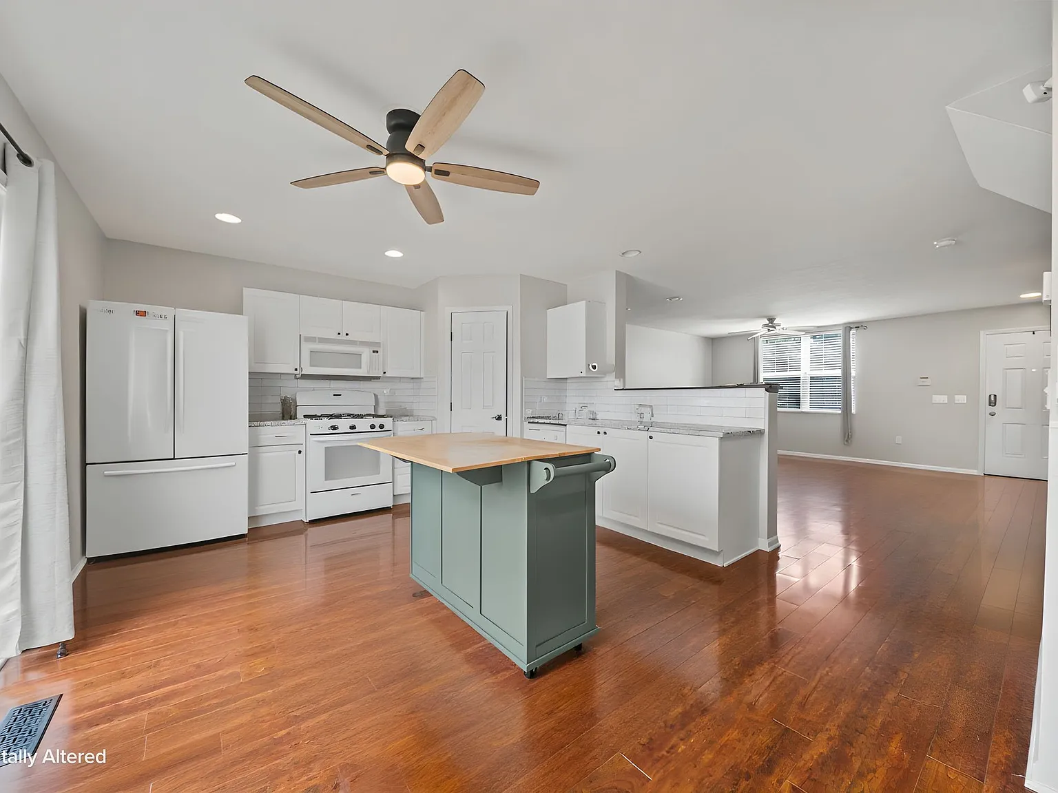 2 bed, 2.5 bath, 1280 sqft, $2,100 — Photo 1